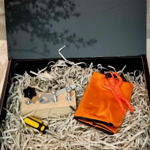 Wooden discovery gift box